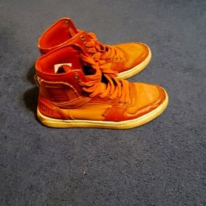 Levie 501 Hightops shoes 👞.  Color Brown. Size 9